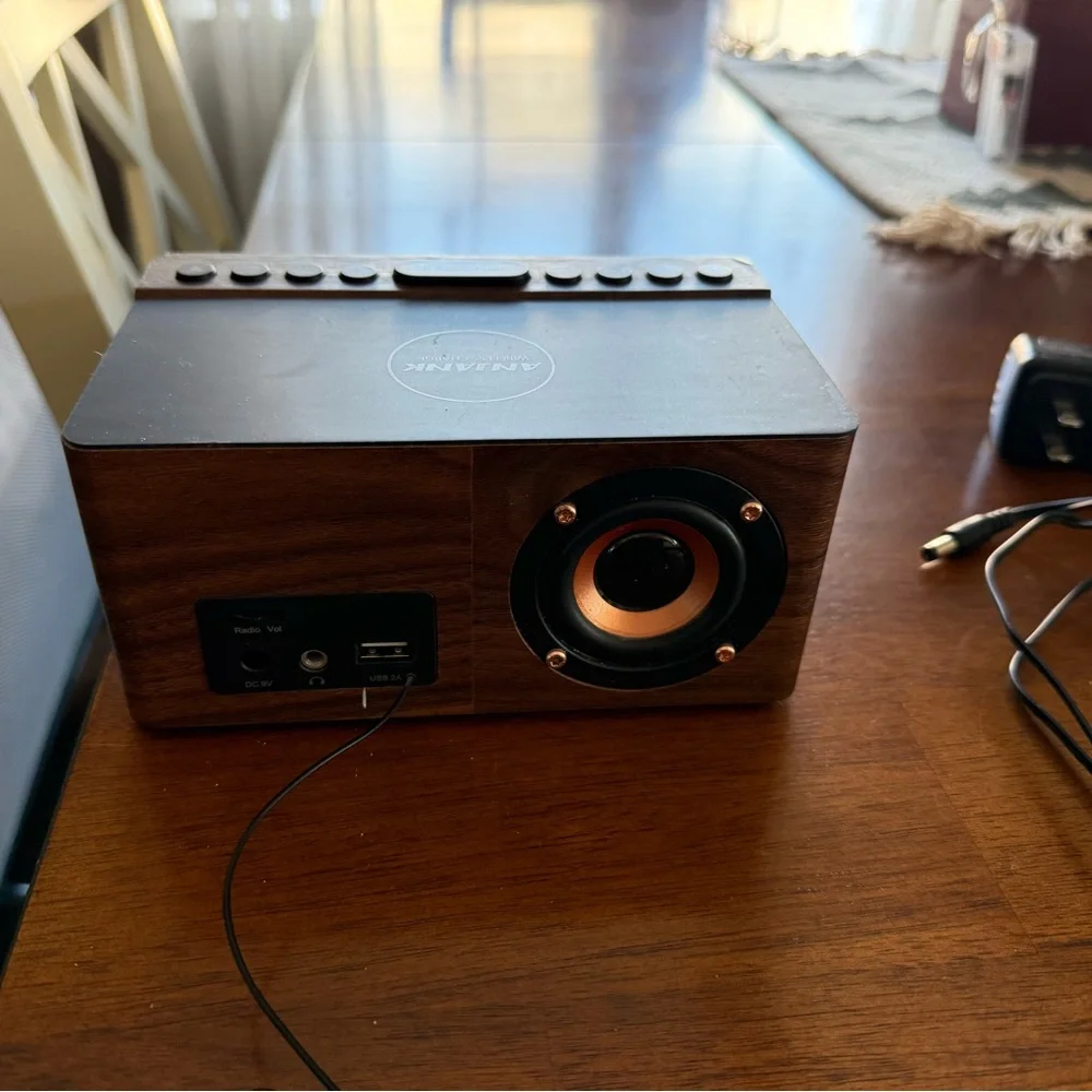 Anjank Wireless Charging Alarm Clock